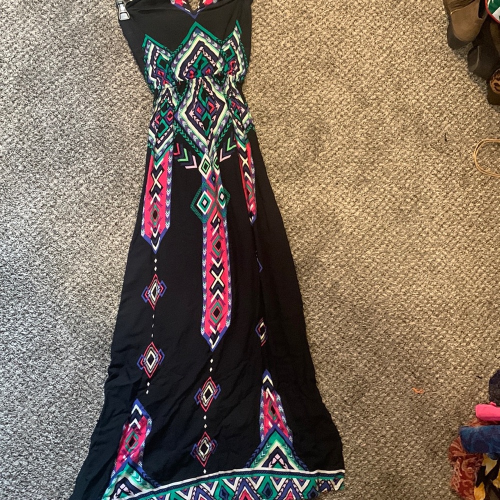 Tribal print halter maxi dress. SIZE M.
